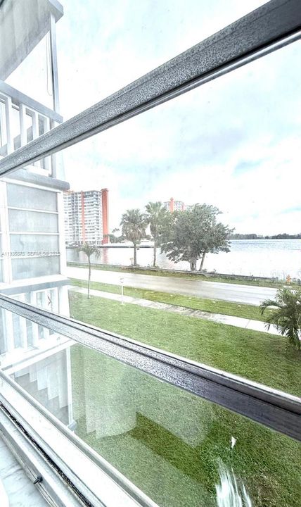 На продажу: $175,000 (1 спален, 1 ванн, 861 Квадратных фут)