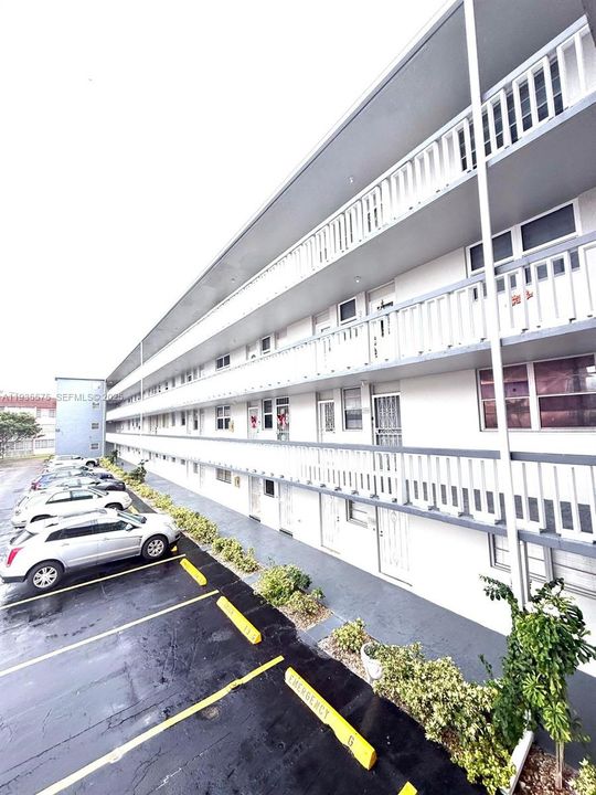 На продажу: $175,000 (1 спален, 1 ванн, 861 Квадратных фут)