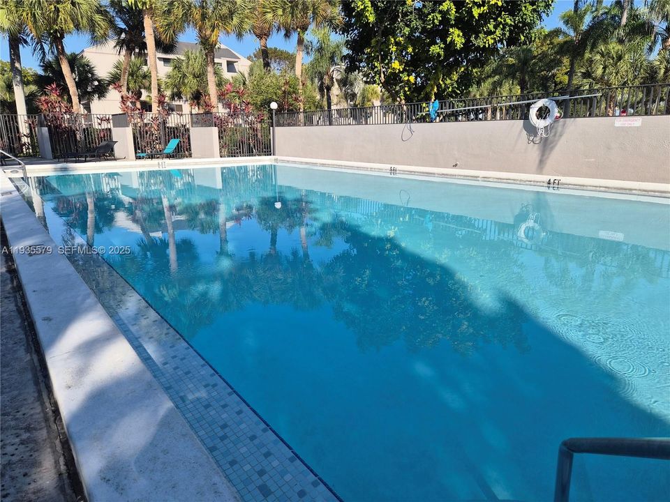 出租: $2,200 (2 贝兹, 2 浴室, 939 平方英尺)