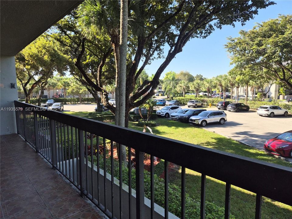 出租: $2,200 (2 贝兹, 2 浴室, 939 平方英尺)