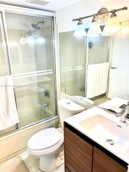 出租: $2,200 (2 贝兹, 2 浴室, 1037 平方英尺)