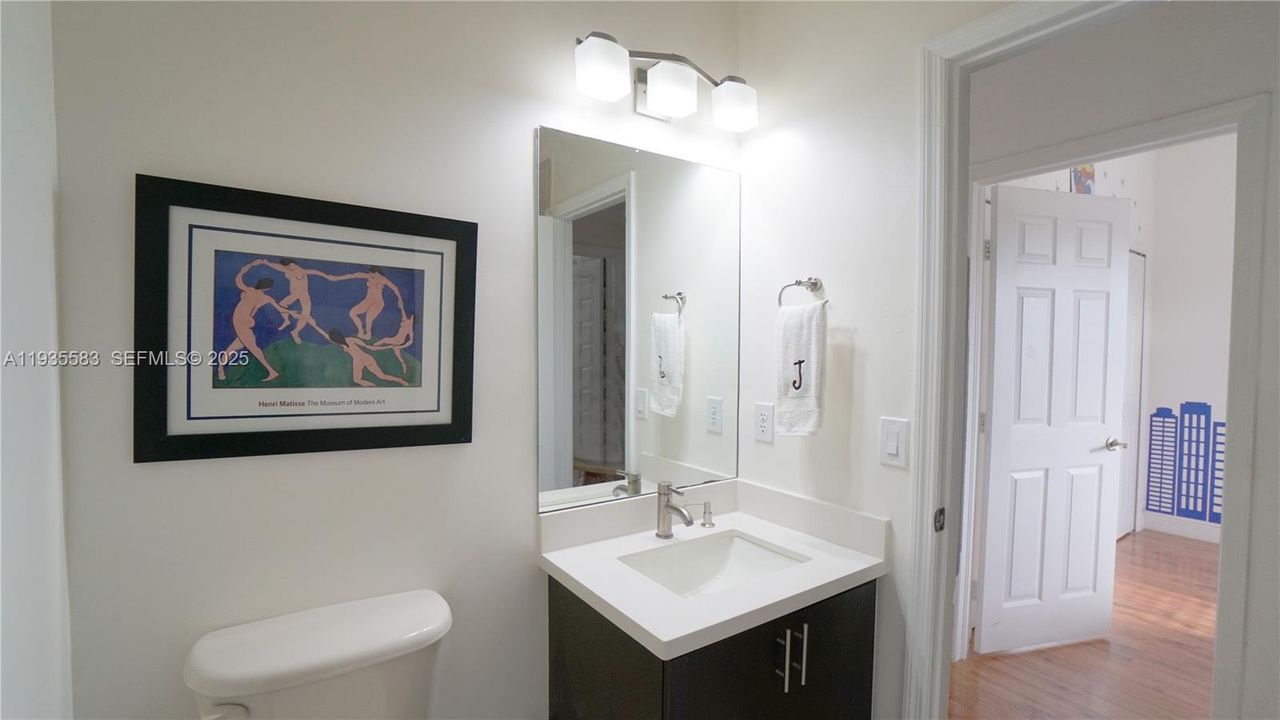 For Rent: $3,175 (3 beds, 2 baths, 1900 Square Feet)