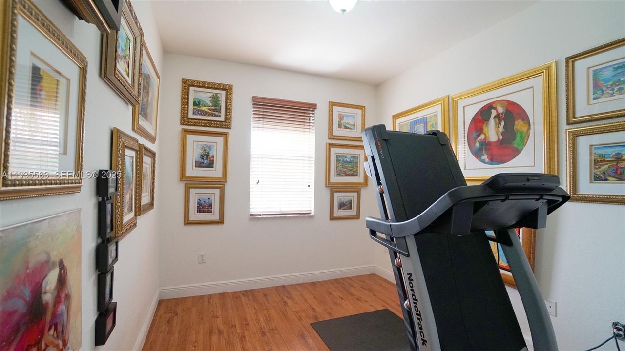 For Rent: $3,175 (3 beds, 2 baths, 1900 Square Feet)