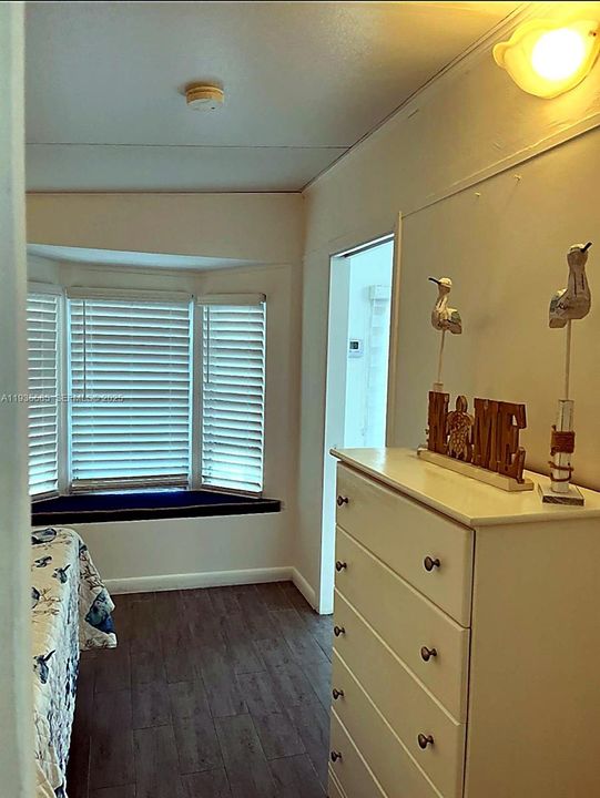 出租: $1,900 (2 贝兹, 1 浴室, 744 平方英尺)