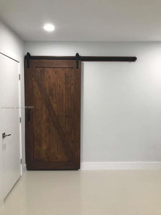 出租: $4,100 (3 贝兹, 2 浴室, 2477 平方英尺)