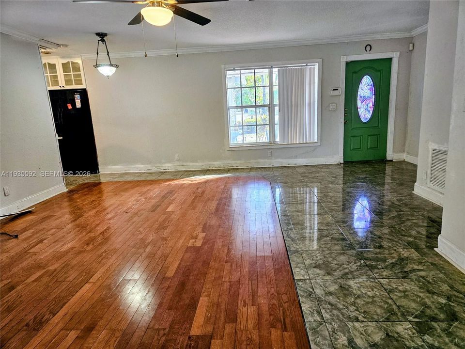 For Rent: $3,500 (3 beds, 2 baths, 1151 Square Feet)