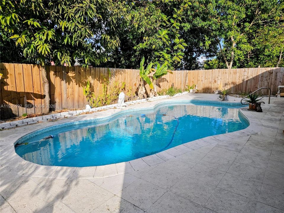 For Rent: $3,500 (3 beds, 2 baths, 1151 Square Feet)