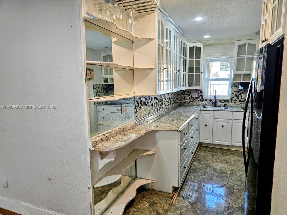 For Rent: $3,500 (3 beds, 2 baths, 1151 Square Feet)