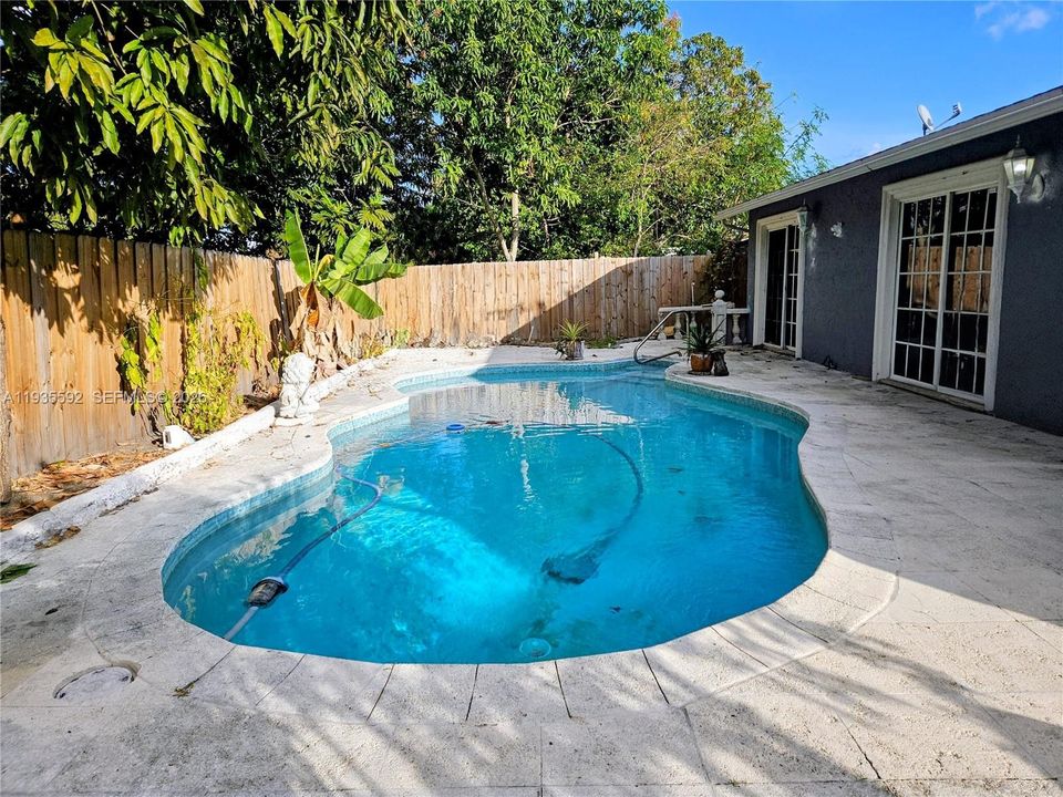 For Rent: $3,500 (3 beds, 2 baths, 1151 Square Feet)