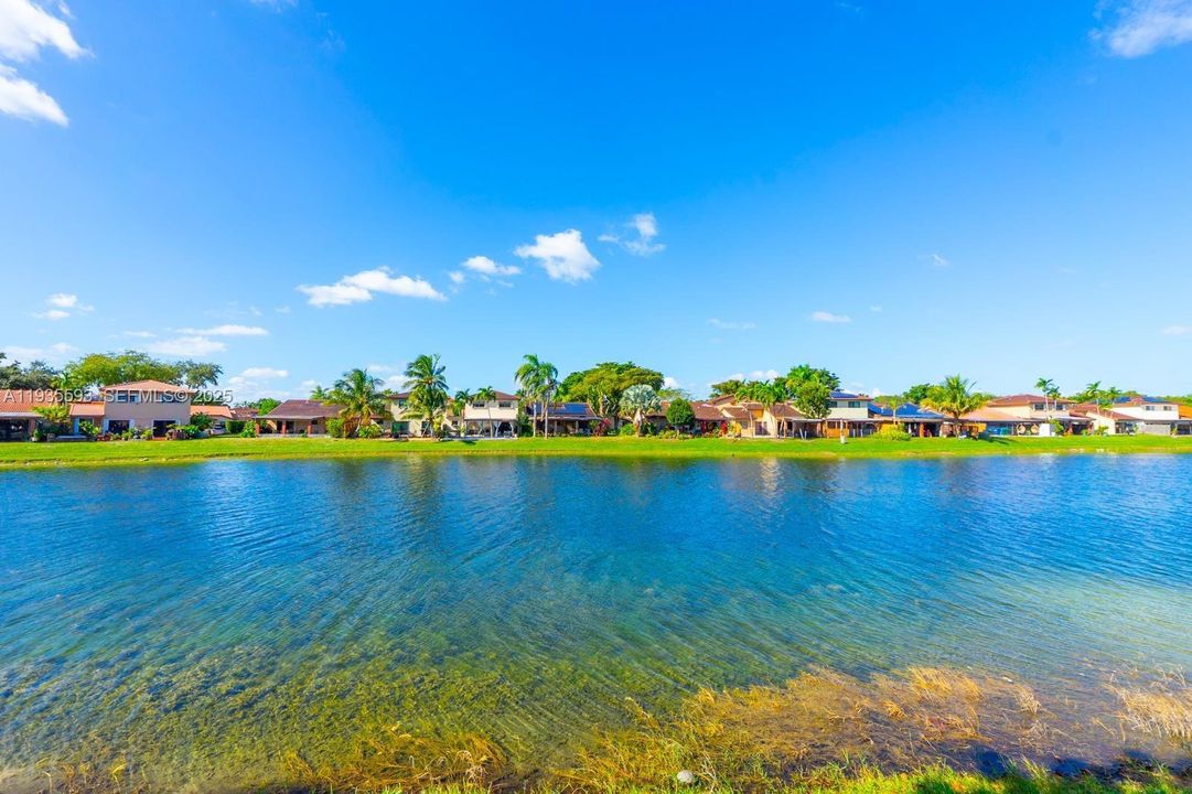 For Rent: $3,900 (3 beds, 2 baths, 1211 Square Feet)