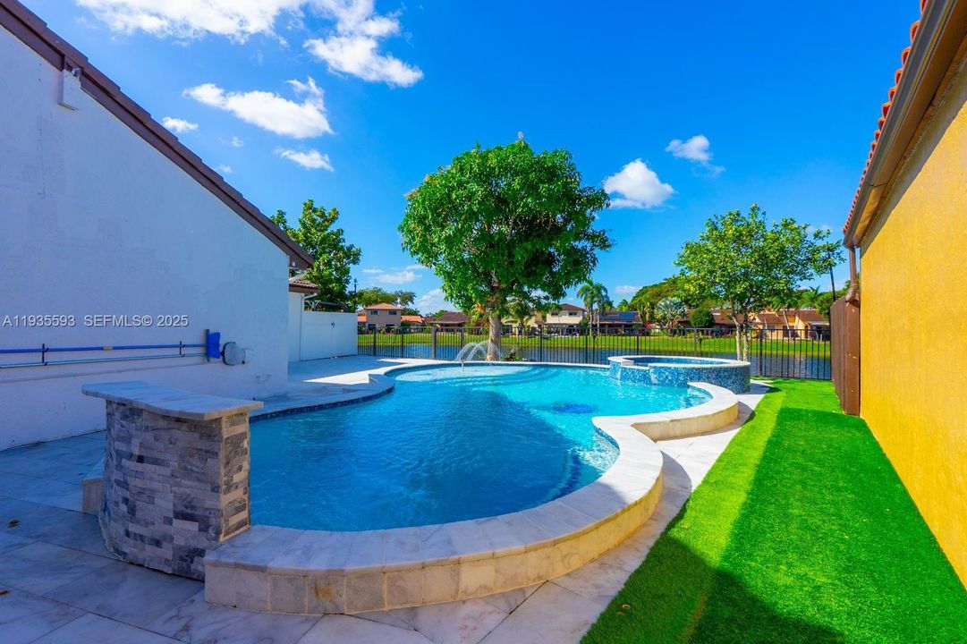 For Rent: $3,900 (3 beds, 2 baths, 1211 Square Feet)