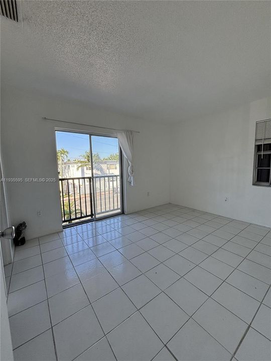 В аренду: $1,800 (1 спален, 1 ванн, 521 Квадратных фут)