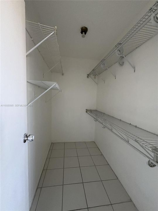 В аренду: $1,800 (1 спален, 1 ванн, 521 Квадратных фут)