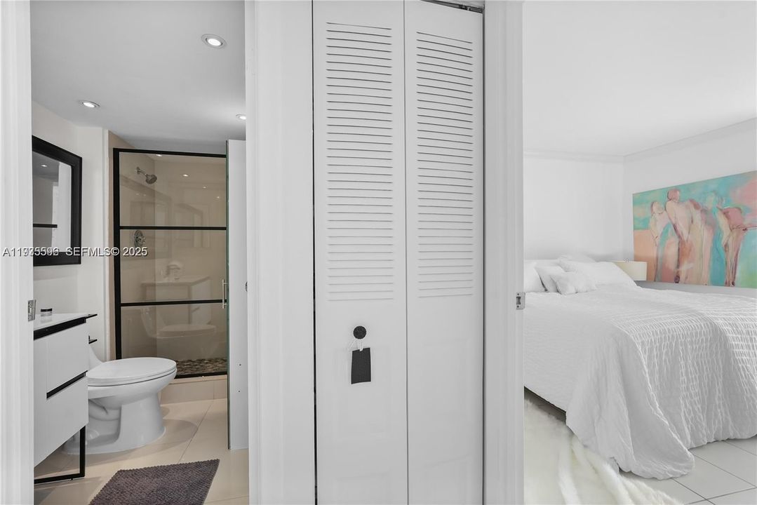 For Sale: $399,000 (2 beds, 2 baths, 1313 Square Feet)