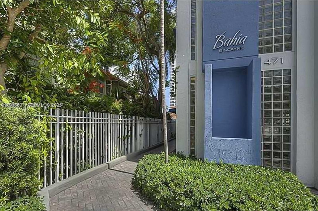 出租: $2,600 (2 贝兹, 1 浴室, 1500 平方英尺)