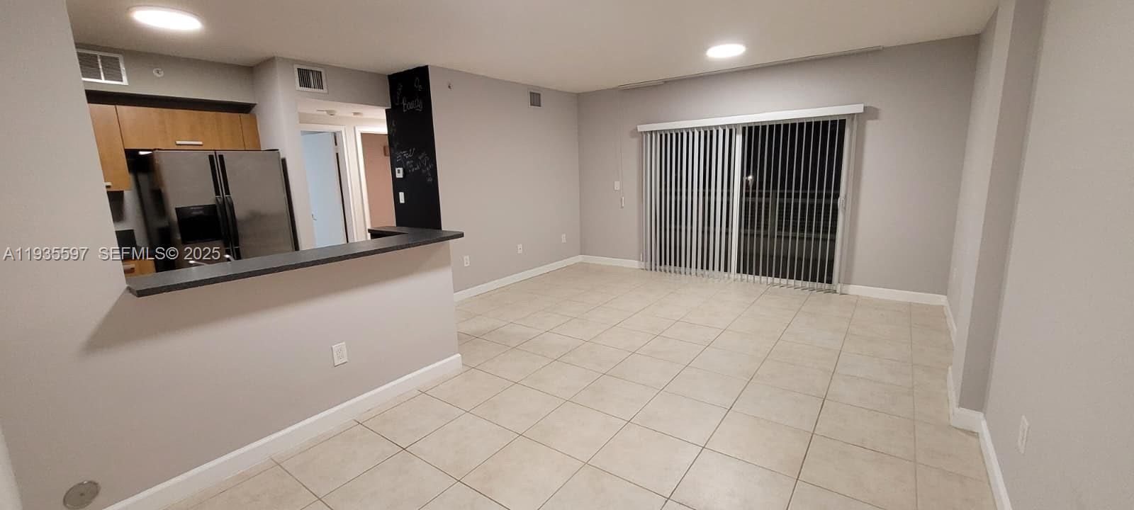 出租: $2,600 (2 贝兹, 1 浴室, 1500 平方英尺)