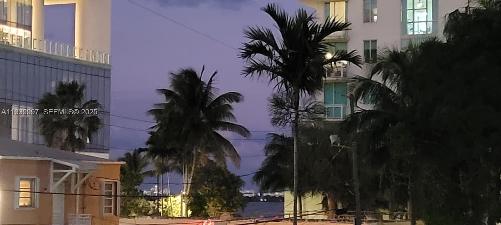 出租: $2,600 (2 贝兹, 1 浴室, 1500 平方英尺)