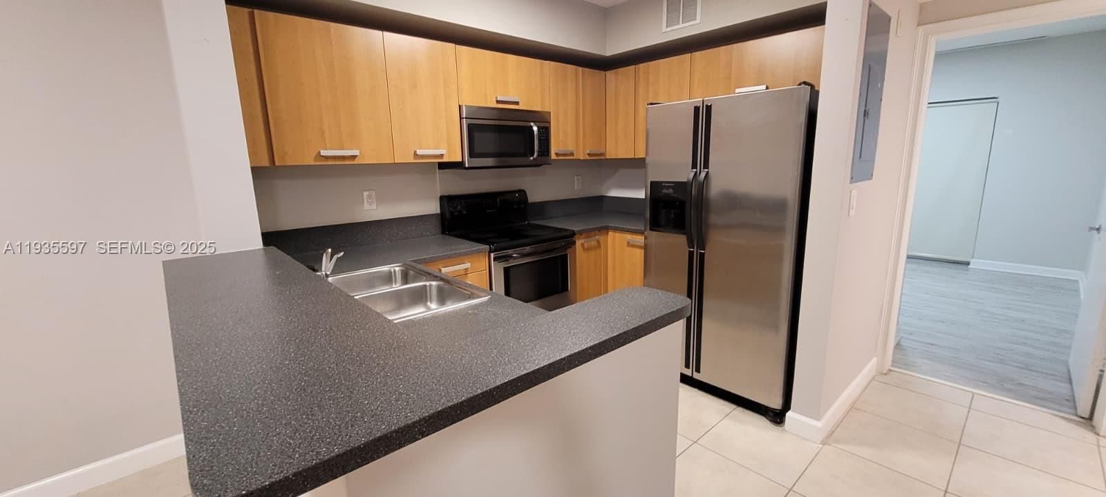 出租: $2,600 (2 贝兹, 1 浴室, 1500 平方英尺)