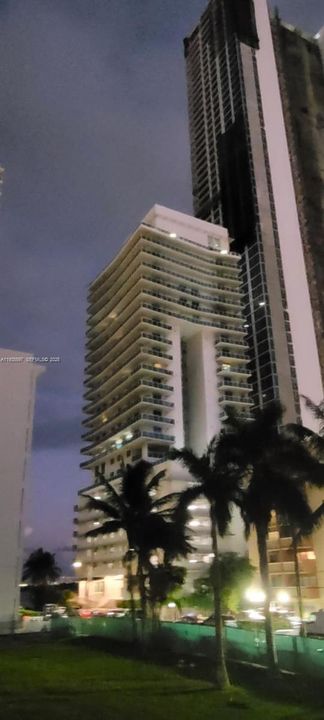 出租: $2,600 (2 贝兹, 1 浴室, 1500 平方英尺)