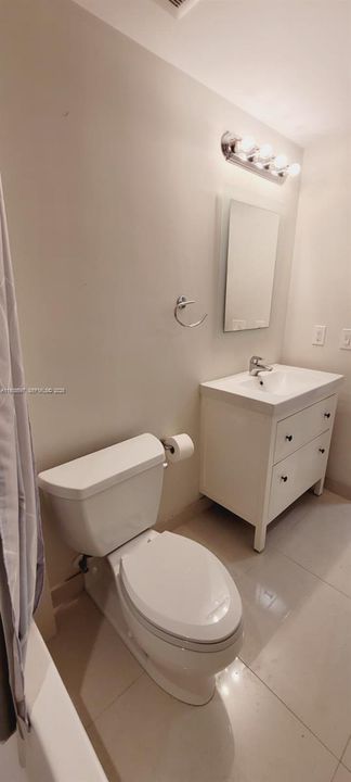 出租: $2,600 (2 贝兹, 1 浴室, 1500 平方英尺)