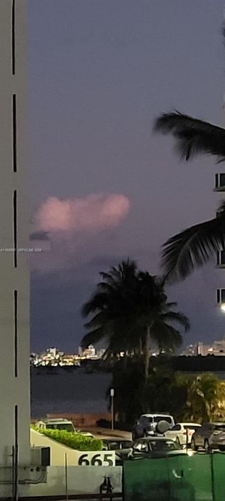 出租: $2,600 (2 贝兹, 1 浴室, 1500 平方英尺)