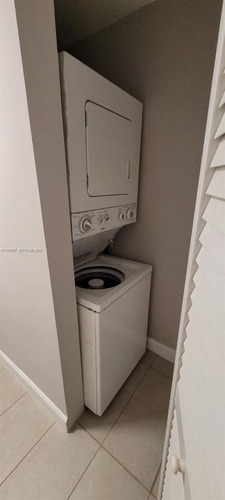 出租: $2,600 (2 贝兹, 1 浴室, 1500 平方英尺)