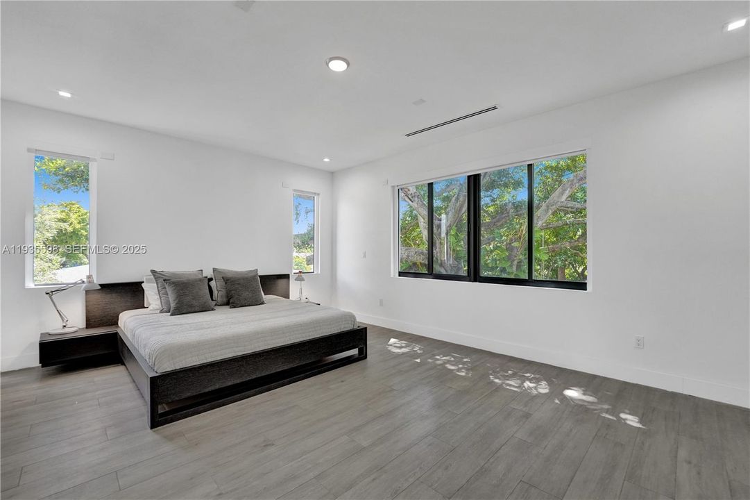 En Renta: $8,750 (3 camas, 2 baños, 2372 Pies cuadrados)