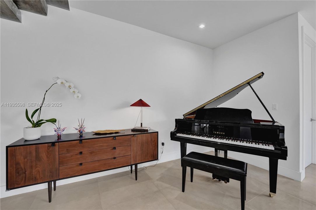 En Renta: $8,750 (3 camas, 2 baños, 2372 Pies cuadrados)