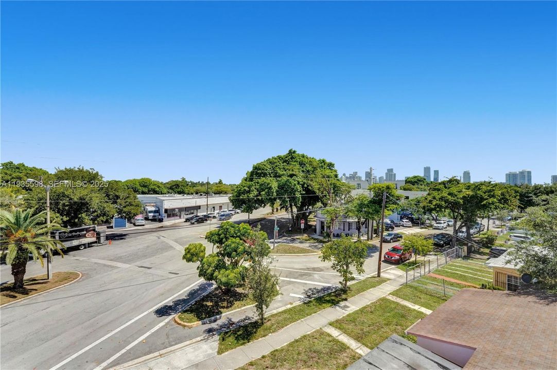 En Renta: $8,750 (3 camas, 2 baños, 2372 Pies cuadrados)