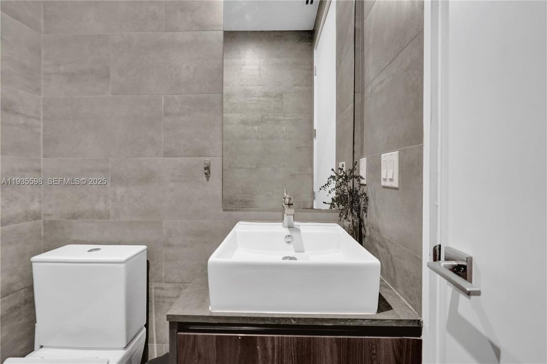 En Renta: $8,750 (3 camas, 2 baños, 2372 Pies cuadrados)