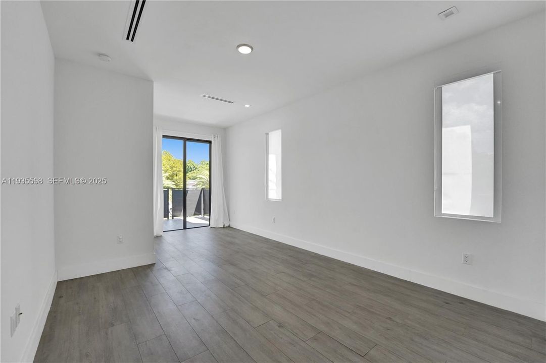 En Renta: $8,750 (3 camas, 2 baños, 2372 Pies cuadrados)