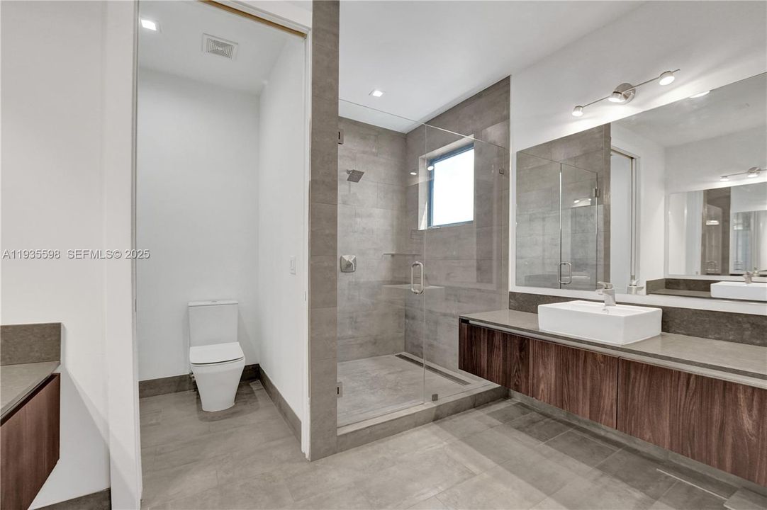 En Renta: $8,750 (3 camas, 2 baños, 2372 Pies cuadrados)