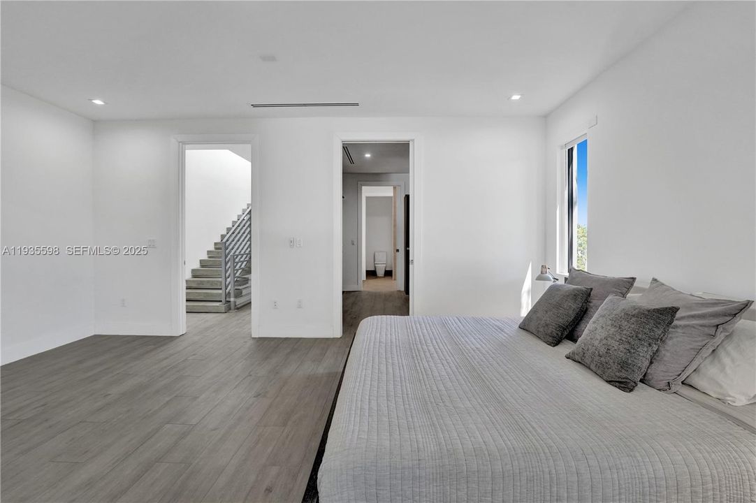 En Renta: $8,750 (3 camas, 2 baños, 2372 Pies cuadrados)