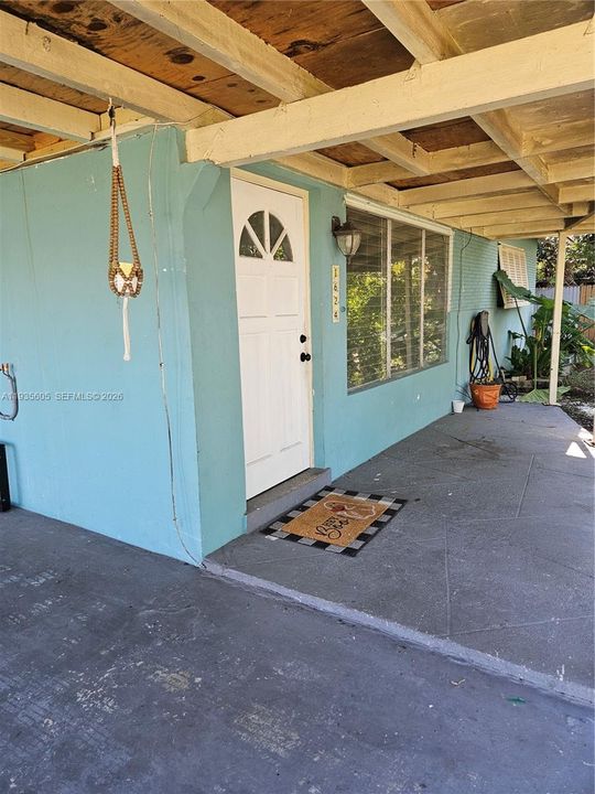 На продажу: $380,000 (2 спален, 1 ванн, 975 Квадратных фут)