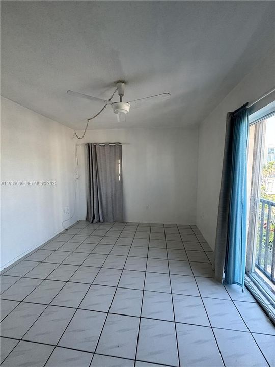 В аренду: $1,800 (1 спален, 1 ванн, 576 Квадратных фут)