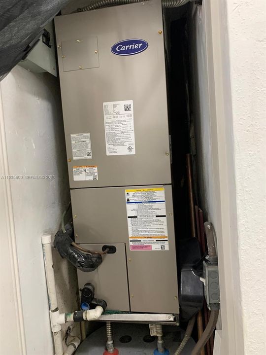 出租: $2,000 (2 贝兹, 2 浴室, 875 平方英尺)