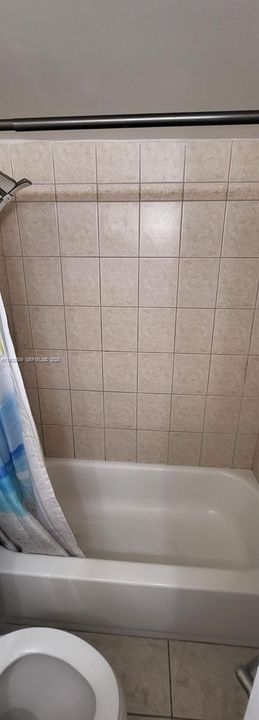 出租: $2,000 (2 贝兹, 2 浴室, 875 平方英尺)