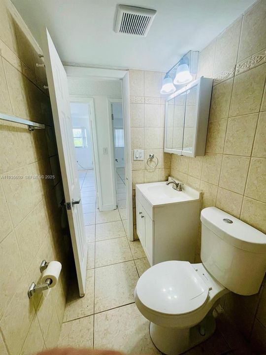 出租: $2,000 (2 贝兹, 2 浴室, 875 平方英尺)