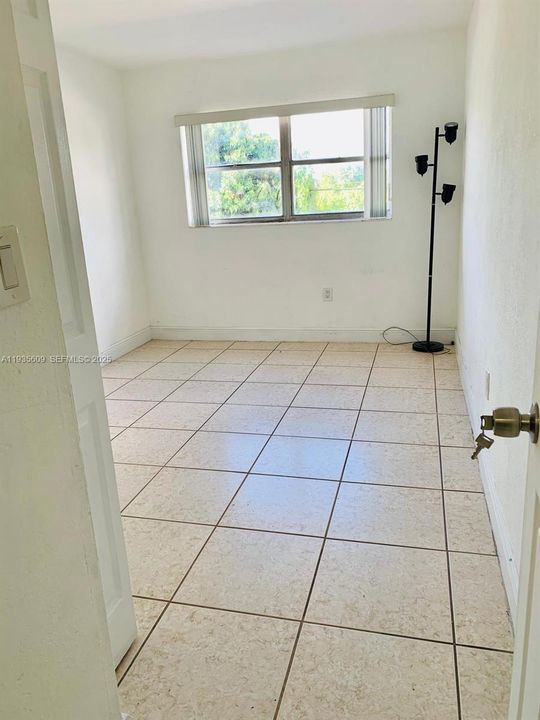 出租: $2,000 (2 贝兹, 2 浴室, 875 平方英尺)