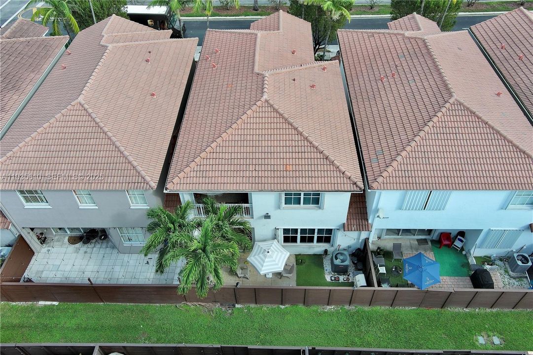 В аренду: $4,350 (4 спален, 3 ванн, 2249 Квадратных фут)