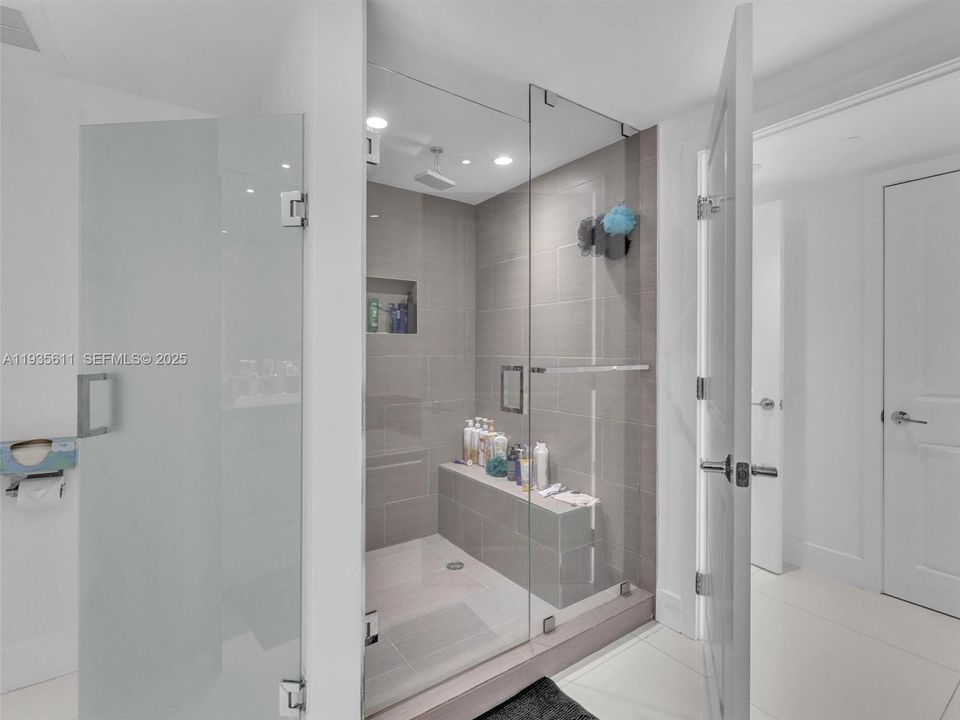 待售: $925,000 (2 贝兹, 2 浴室, 1887 平方英尺)