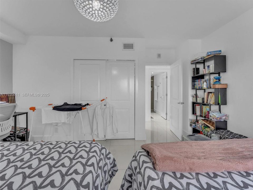 待售: $925,000 (2 贝兹, 2 浴室, 1887 平方英尺)