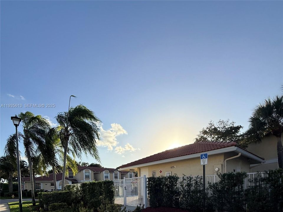 For Sale: $440,000 (3 beds, 2 baths, 1536 Square Feet)