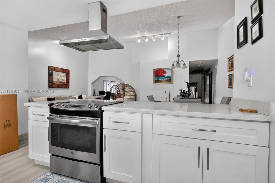 出租: $3,650 (3 贝兹, 2 浴室, 1444 平方英尺)