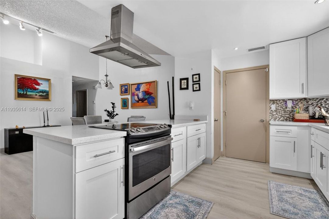 出租: $3,650 (3 贝兹, 2 浴室, 1444 平方英尺)