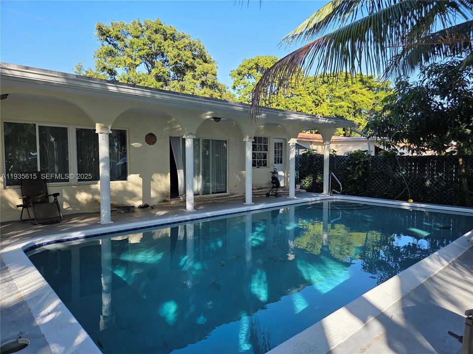 For Rent: $4,000 (2 beds, 2 baths, 1792 Square Feet)