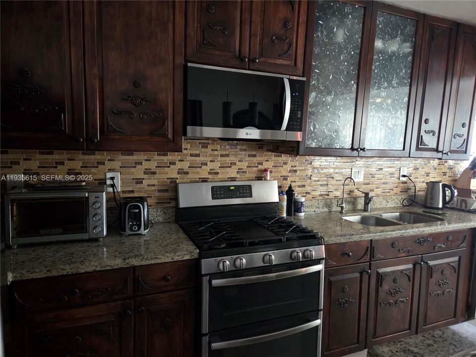 For Rent: $4,000 (2 beds, 2 baths, 1792 Square Feet)