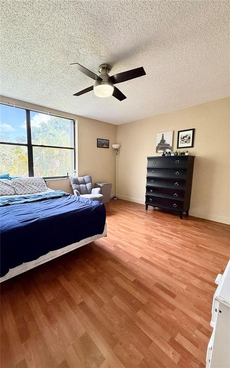 For Sale: $548,000 (3 beds, 2 baths, 1870 Square Feet)