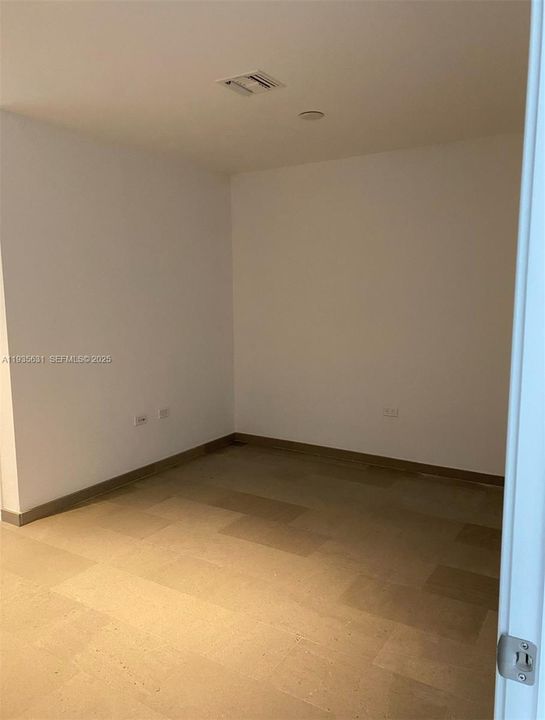 For Rent: $7,190 (3 beds, 3 baths, 1677 Square Feet)