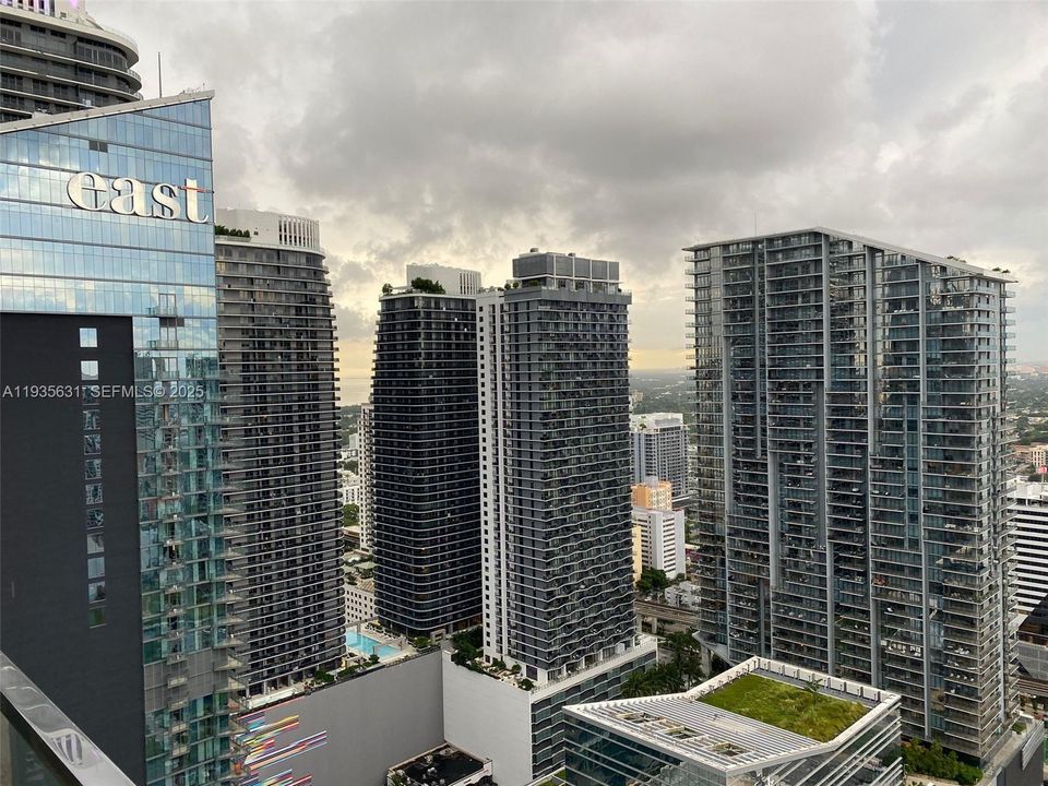 For Rent: $7,190 (3 beds, 3 baths, 1677 Square Feet)